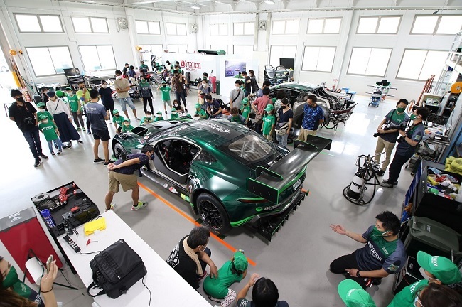 D'station Racing_release_02.JPG