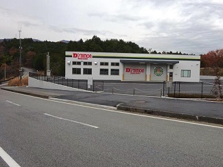 dstation-racing the pits-01.jpg