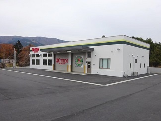 dstation-racing the pits-02.jpg